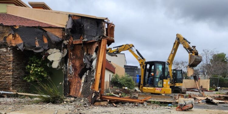Cameron Park’s Former Sizzler Site Demolished to Pave the Way for Dutch Bros Coffee