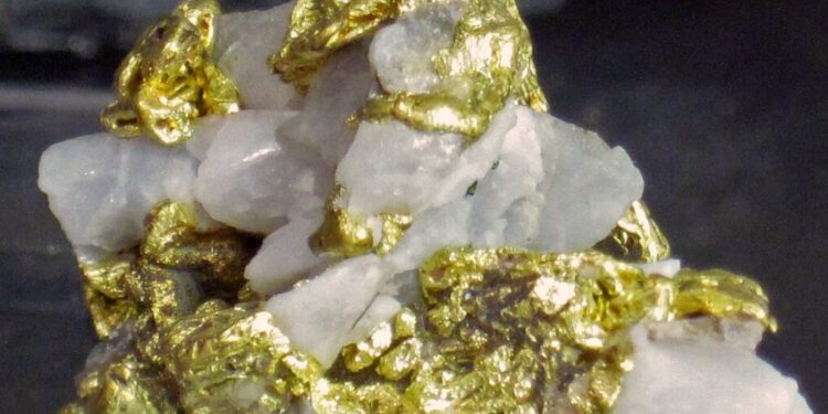 How Quartz Crystals Forge Earth’s Golden Nuggets