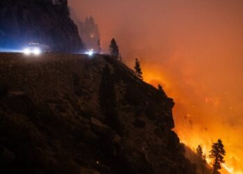 Evacuating South Lake Tahoe During a Wildfire Could Take Up to 11 Hours, New Study Warns