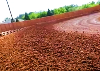 Tough Night on the Hill: 410 Sprint Cars Battle the “Curb” at Placerville Speedway