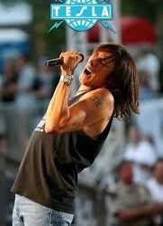 Tesla Frontman Jeff Keith Returns Home to Georgetown for Video Shoot on Historic Main Street