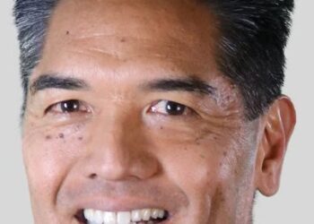 Ed Manansala Honored for Decade of Service to MORE