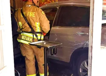 Vehicle Crashes Into Cameron Park Building
